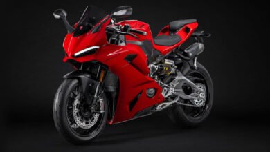 2025 Ducati Panigale V2 vs Yamaha YZF-R9 vs Suzuki GSX-R750: The Ultimate Middleweight Supersport Showdown
