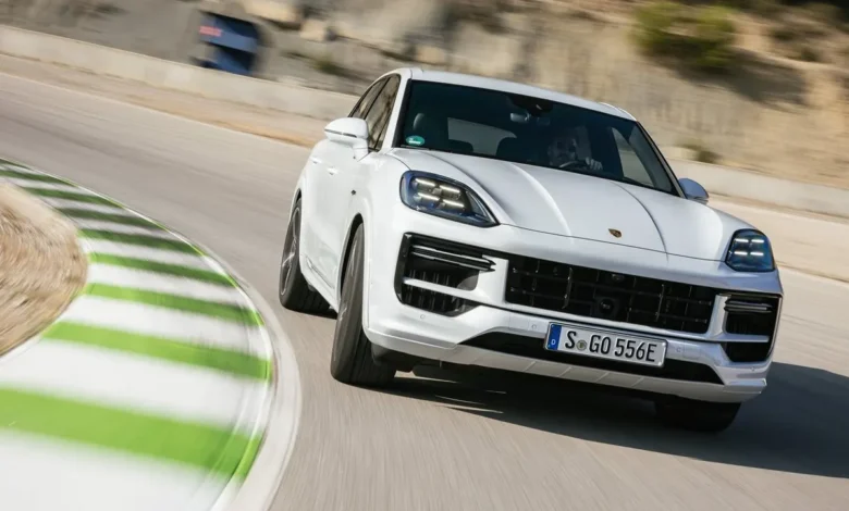 2025 Porsche Cayenne E-Hybrid: The Future of Sustainable Luxury Performance