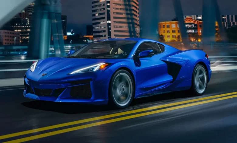 Chevrolet Corvette E-Ray vs Porsche 911 GTS T-Hybrid: Hybrid Supercar Showdown of 2025