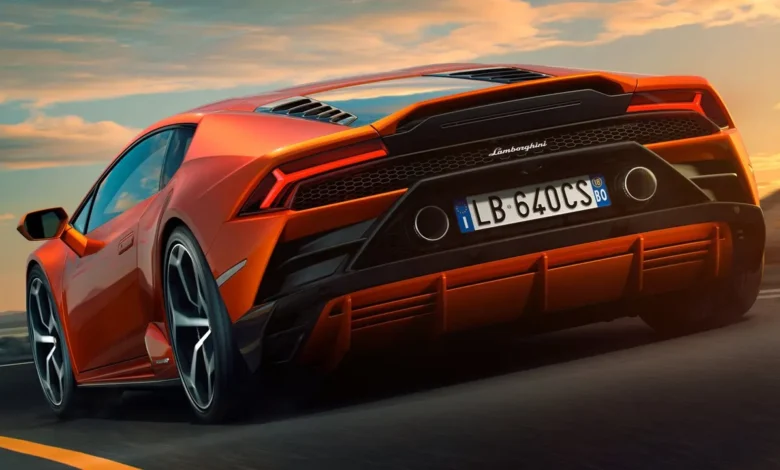 Lamborghini Huracán Evo Delivers the Ultimate V10 Supercar Experience