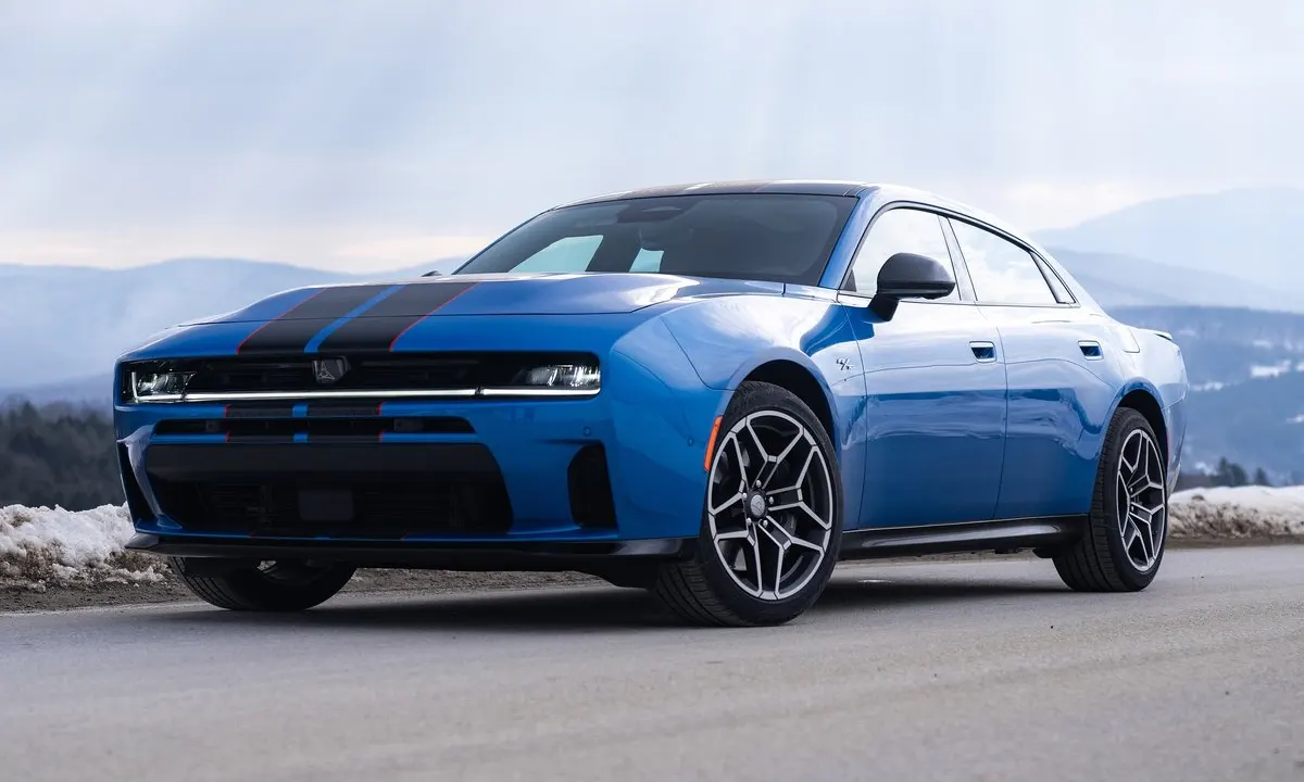 2026 Dodge Charger SIXPACK Brings Twin-Turbo Power to the Muscle Sedan