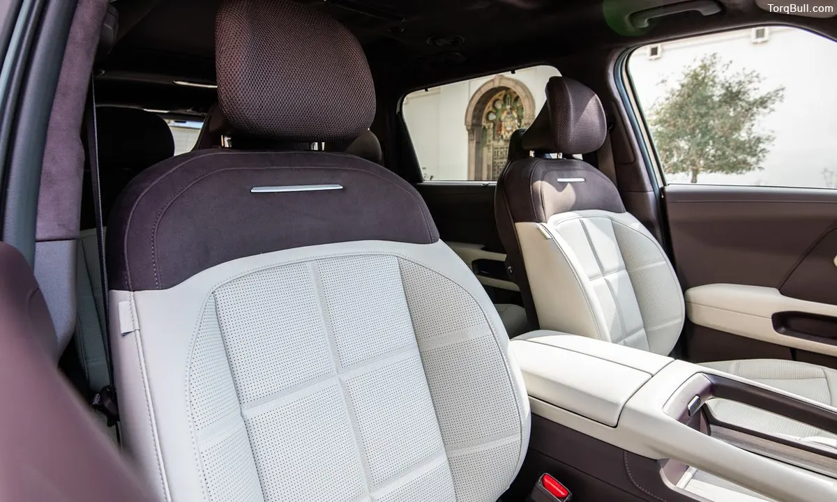 Kia Telluride front seats