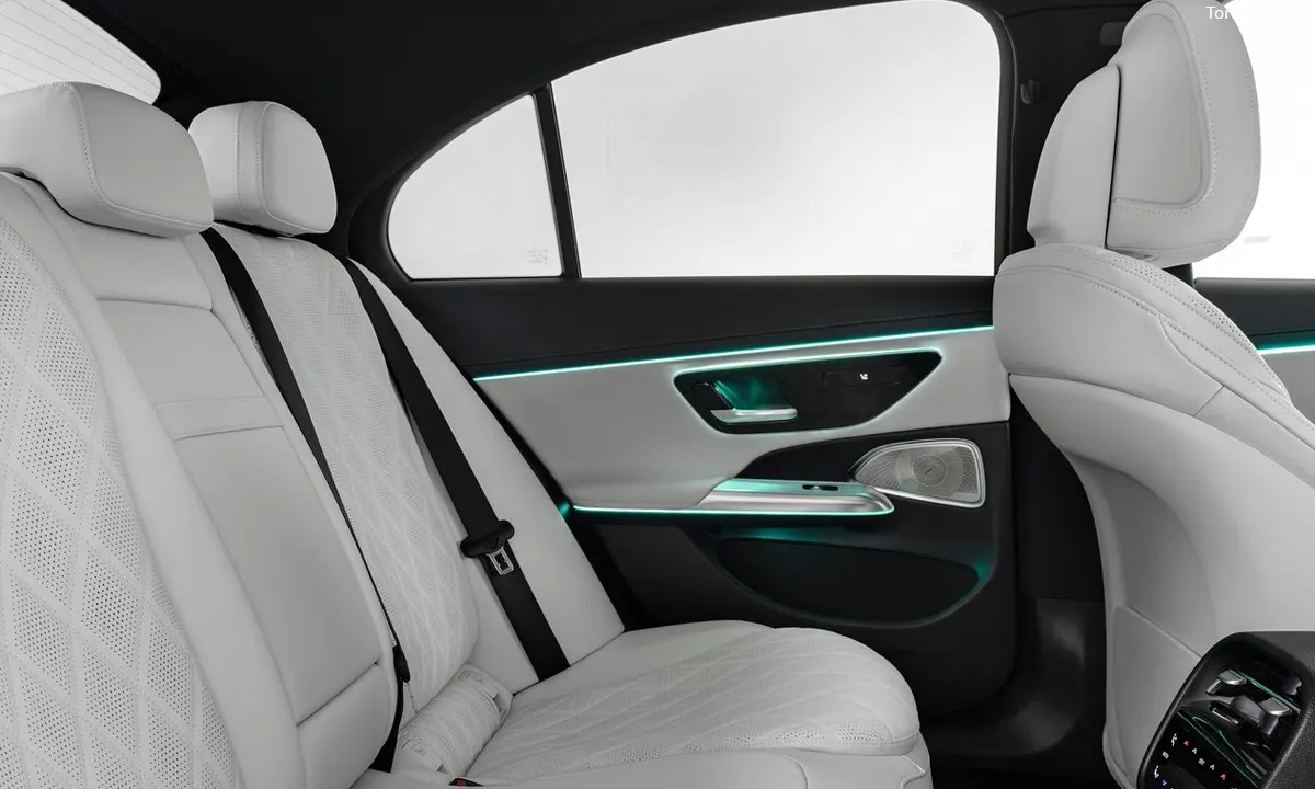 Mercedes-Benz E-Class rear cabin