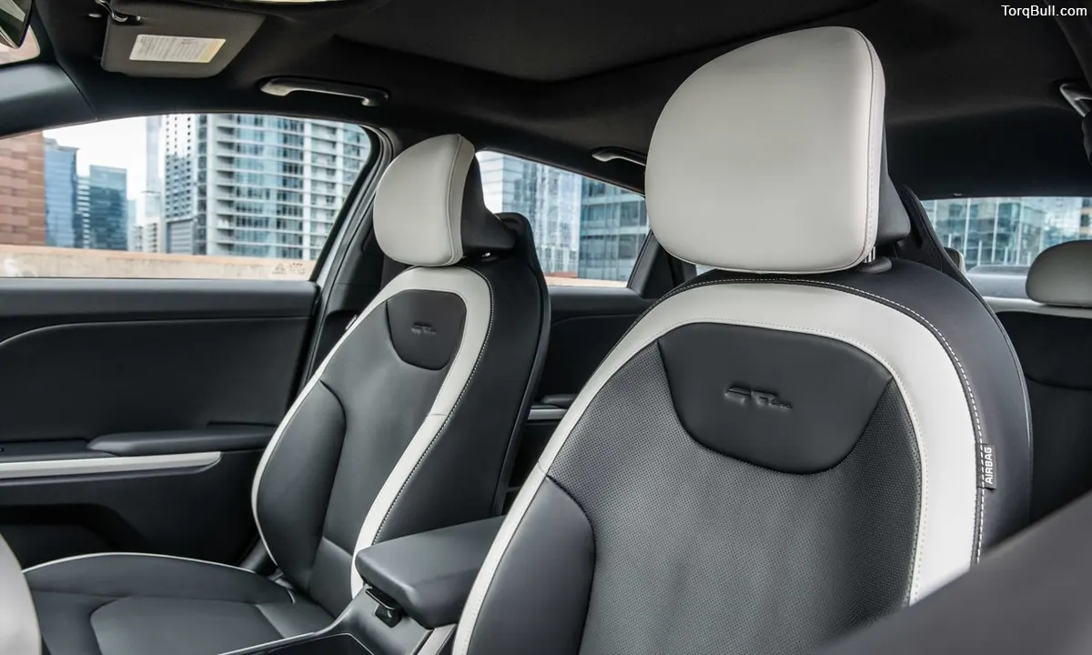 Kia K4 dual tone front seats