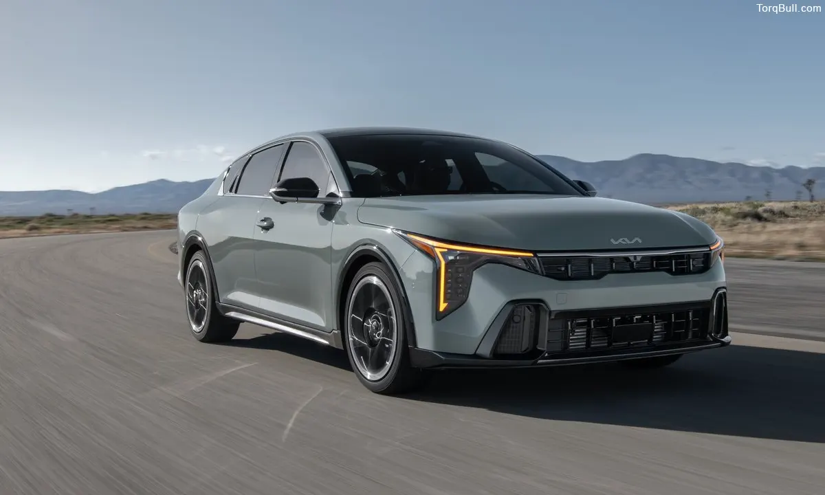 Kia K4 on track