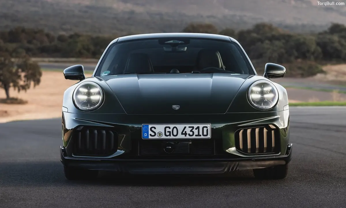 Porsche 911 Turbo S front grill