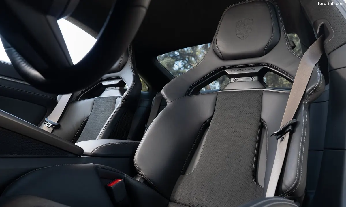 Porsche 911 Turbo S front seats