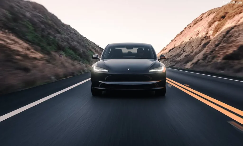 How Long Does a Tesla Model 3 Battery Last in Years? Real-World Data From 200,000-Mile Cars Gives the Complete Answer