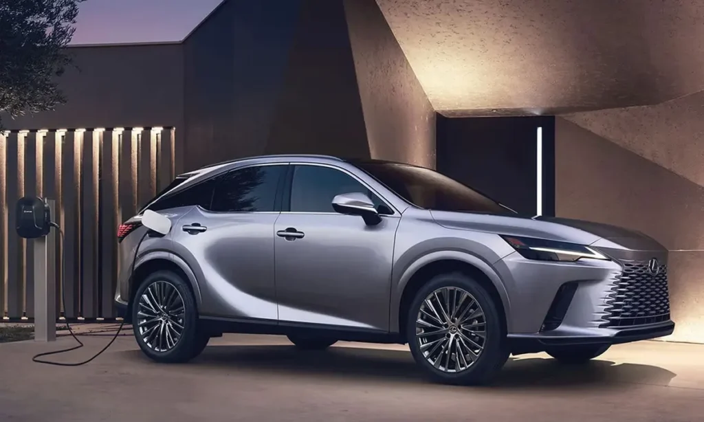 Luxury SUVs With Best Fuel Economy in 2026. Premium Without the Fuel Bill