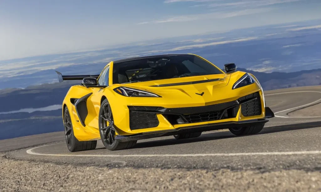 V8 Cars Still Available In USA in 2026. A Celebration of the Engines That Refuse to Die