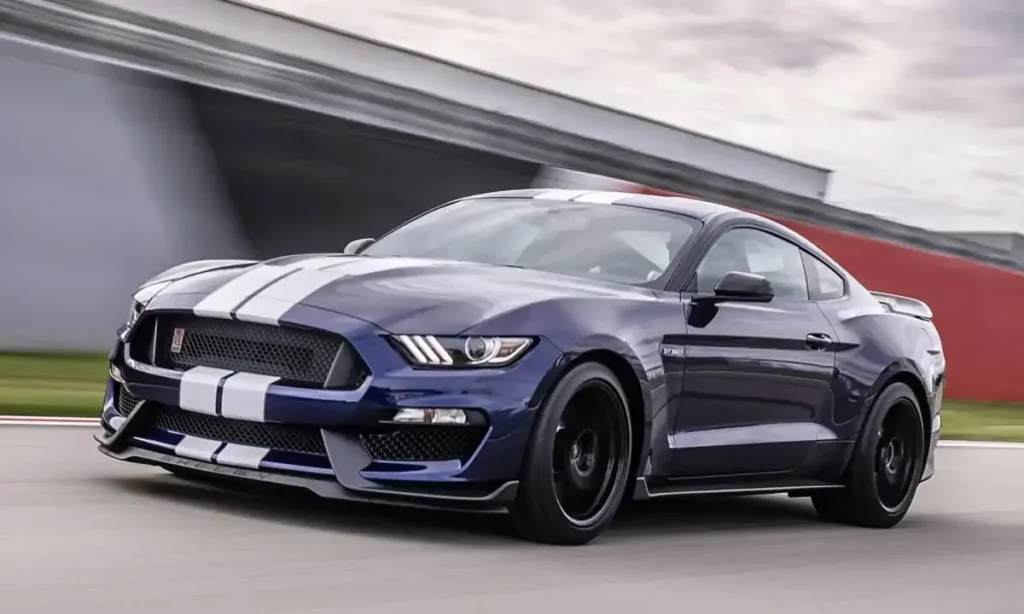 V8 Cars Still Available In USA in 2026. A Celebration of the Engines That Refuse to Die