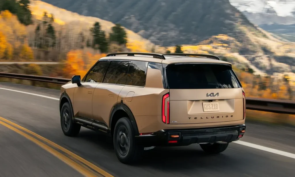 Kia Telluride on mountain rear view 349857