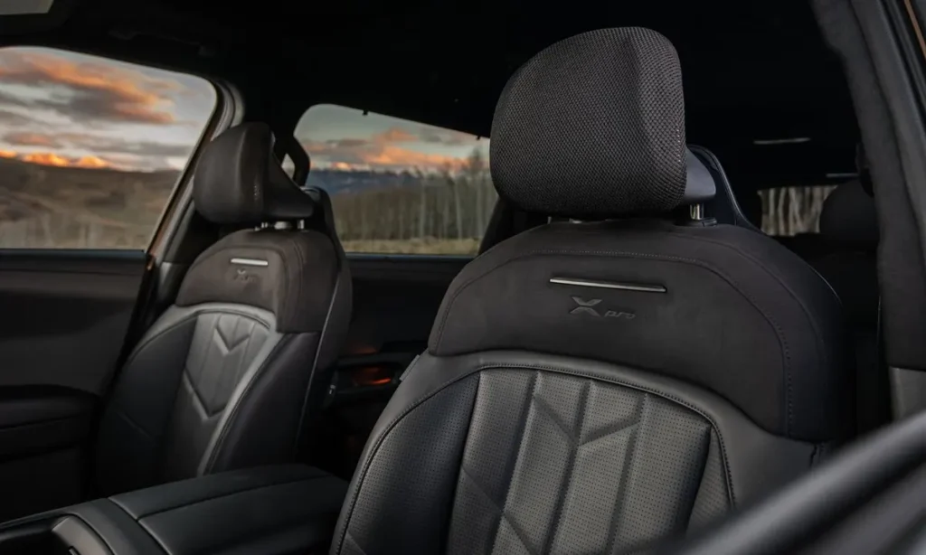 Kia Telluride interior seats overview 394875
