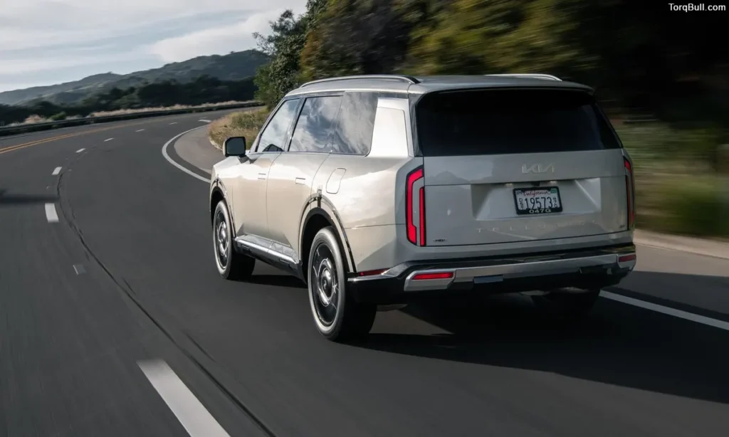 Kia Telluride rear view on-road 348975
