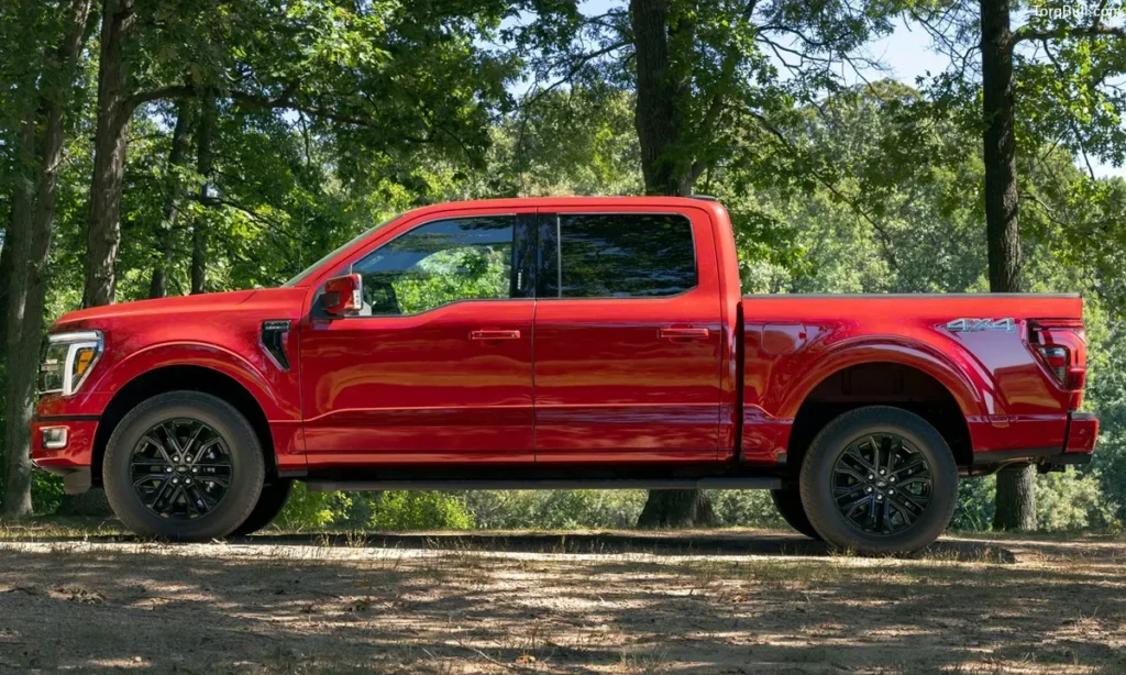 Ford F-150 Side profile in jungle