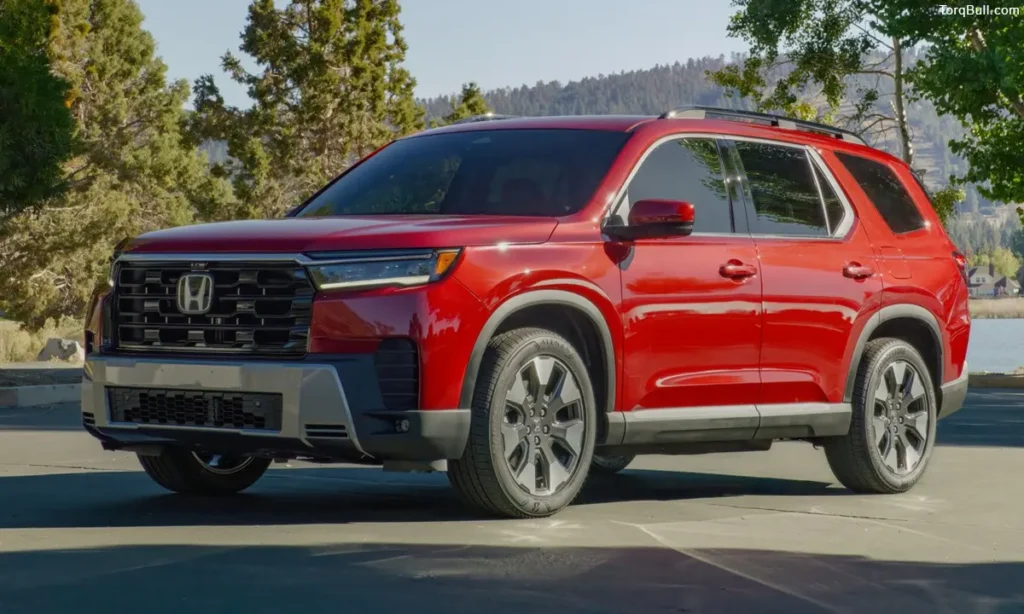 Honda Pilot parking on road 3408957