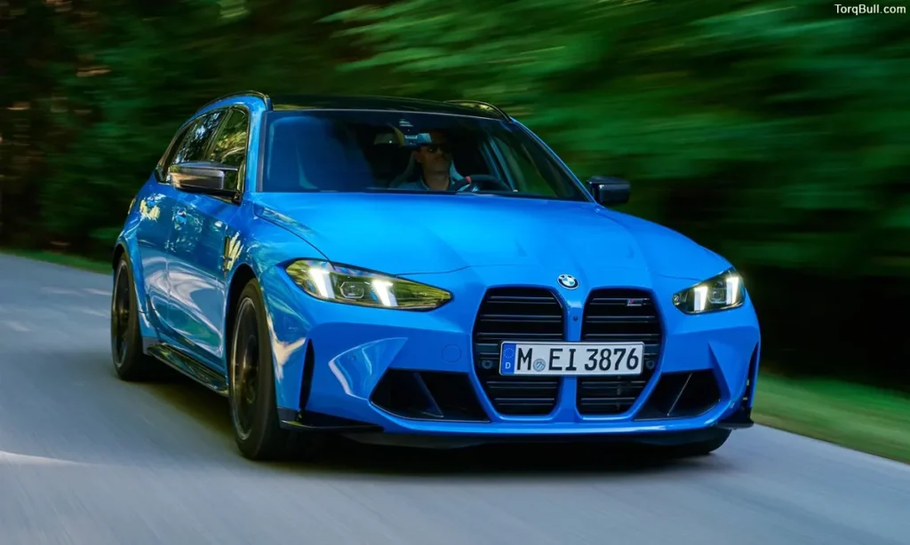 BMW M3 on road front view 0298374