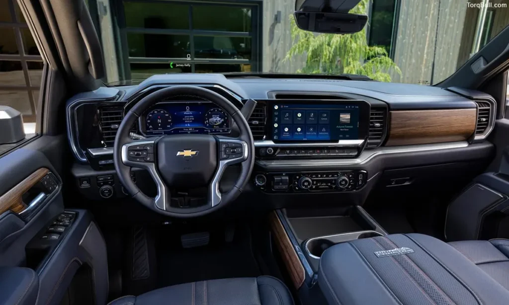 Chevrolet Silverado interior cabin 2893674