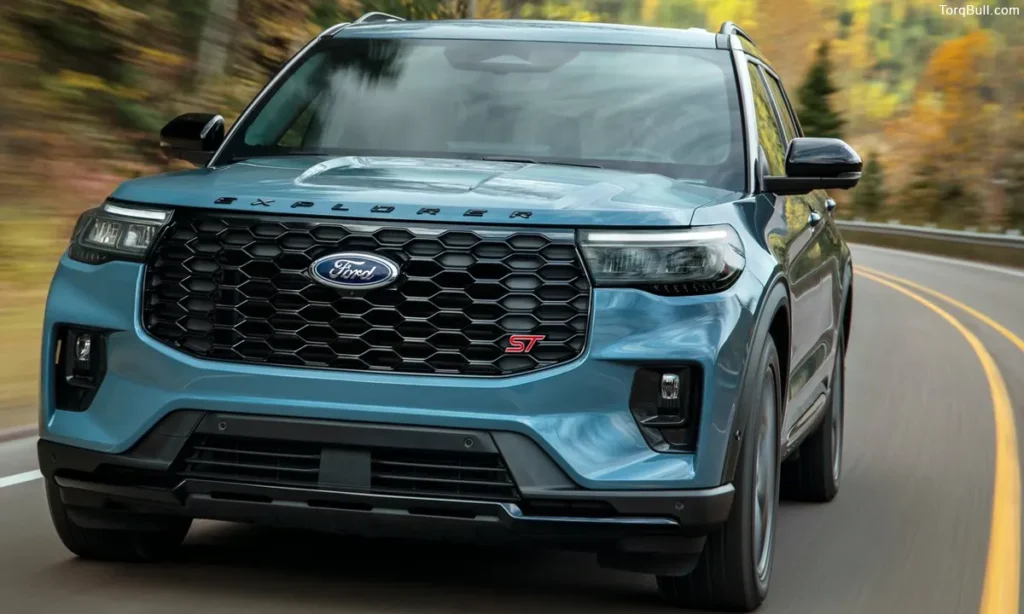 Ford Explorer on highway front view 094385