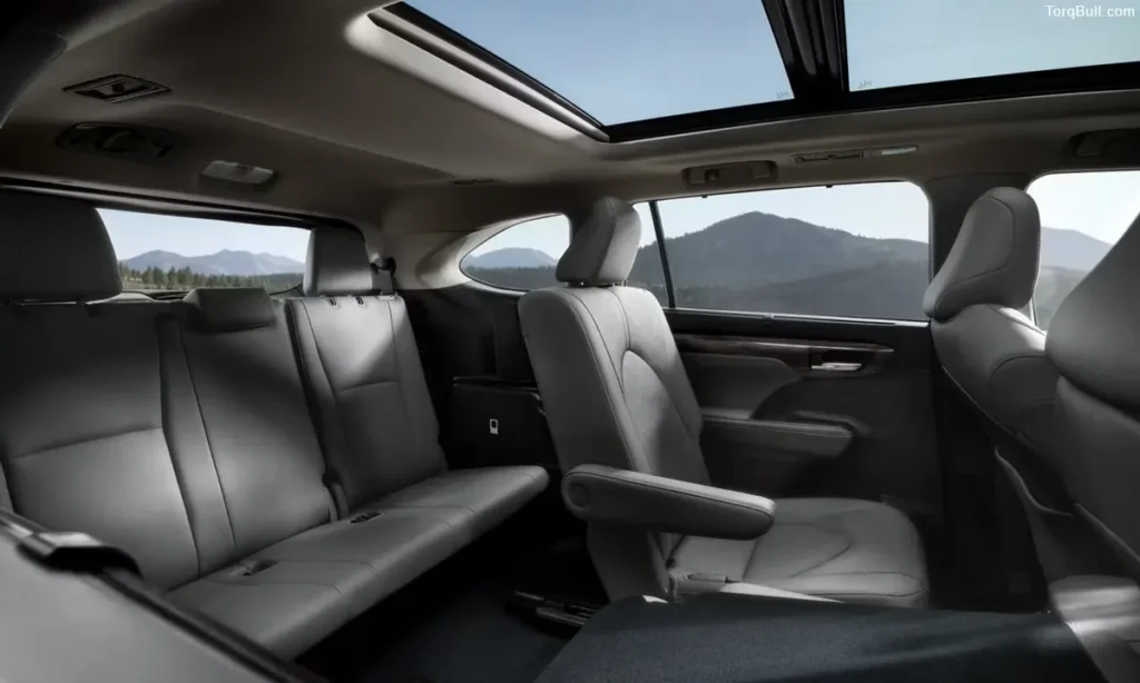 Toyota Highlander Hybrid panaromic sunroof