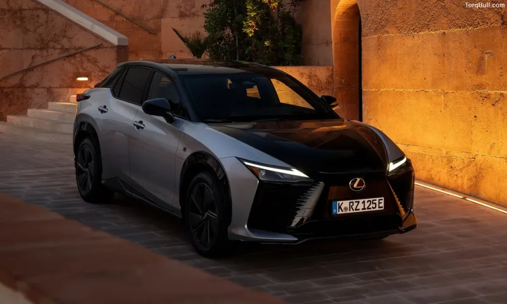 Lexus RZ nightview