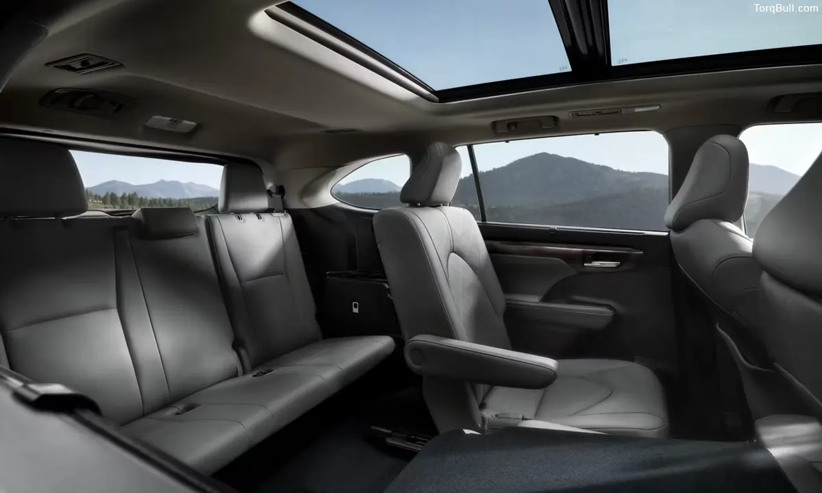 Toyota Highlander interior cabin 298374