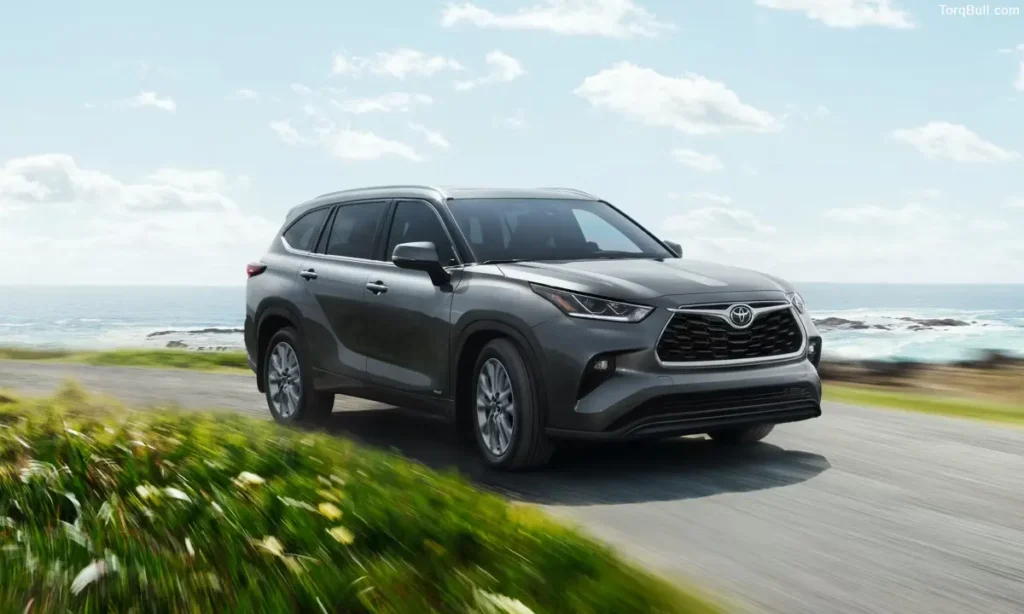 Toyota Highlander driving on the mountain