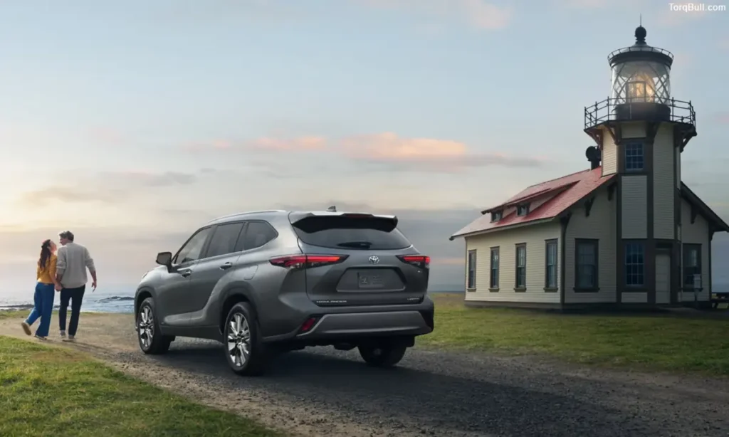 Toyota Highlander and the couple scene