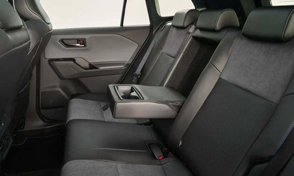 Toyota RAV4 rear seats 2093845
