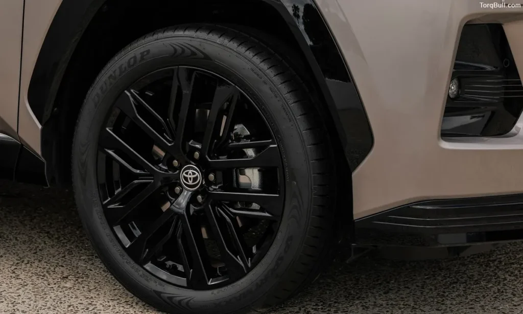 Toyota RAV4 alloy wheel design 0983745
