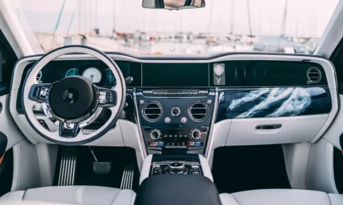 Photo: Rolls-Royce 2026 Rolls-Royce Cullinan Yachting