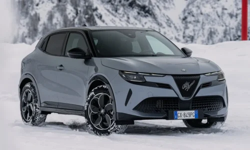Photo: Alfa Romeo Alfa Romeo Junior Ibrida Brings Italian Style to the Hybrid SUV Segment