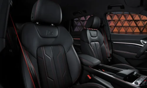 Photo: Audi Audi Q8 e-tron vs. Porsche Cayenne Electric