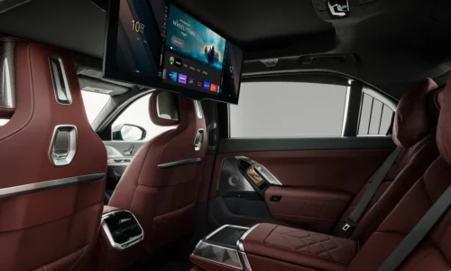 Photo: BMW Who Wins? Same Platform Different Universe. BMW 7 Series vs 2027 Mercedes-Maybach S-Class