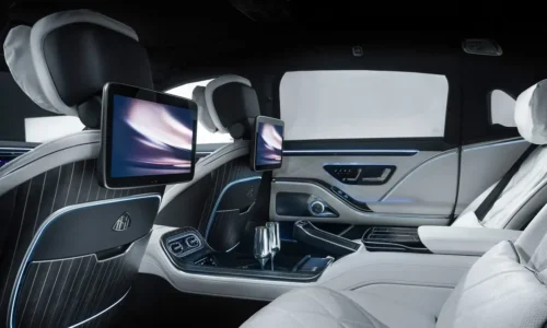 Photo: Mercedes Cadillac CT6 vs 2027 Mercedes-Maybach S-Class