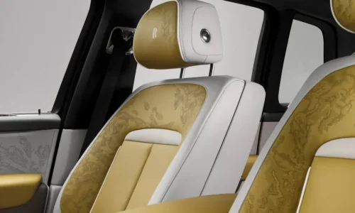 Photo: Rolls-Royce Key Differences Between Cullinan and Cullinan Yachting Edition