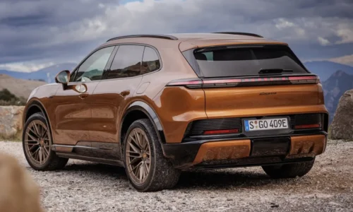 Photo: Porsche Porsche Cayenne Electric vs BMW iX M60 Performance Luxury Face-Off