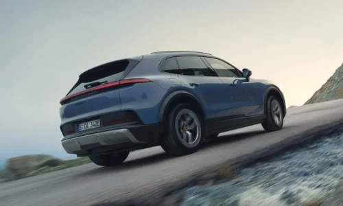 Photo: Porsche Porsche Cayenne S Electric