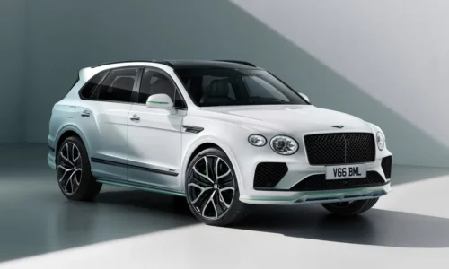 Photo: Bentley Range Rover Sport SV vs Bentley Bentayga Speed