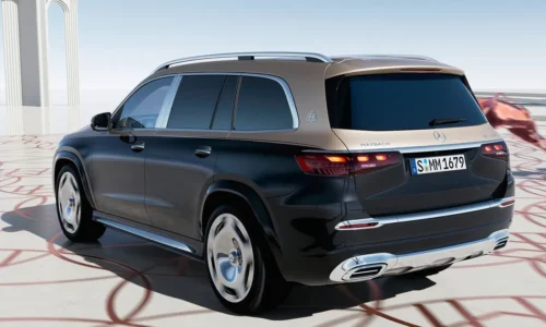 Photo: Mercedes Rolls-Royce Cullinan Series II vs. Mercedes-Maybach GLS 600