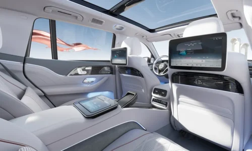 Photo: Mercedes Rolls-Royce Cullinan Series II vs. Mercedes-Maybach GLS 600