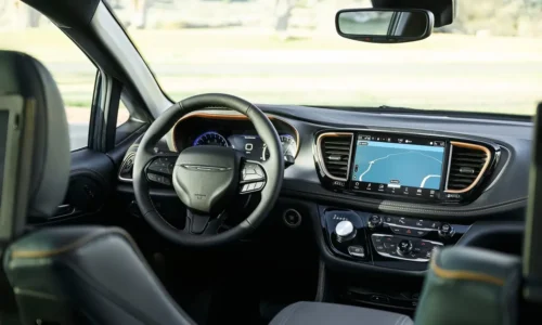 Photo: Chrysler 2027 Chrysler Pacifica