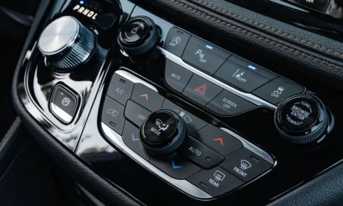 Photo: Chrysler 2027 Chrysler Pacifica