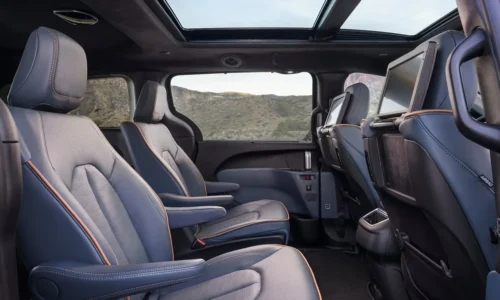 Photo: Chrysler 2027 Chrysler Pacifica