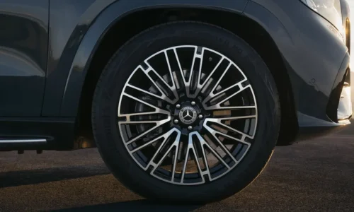 Photo: Mercedes 2027 Mercedes-Benz GLS