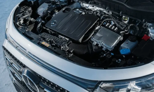 Photo: Mercedes Too Big for Compact, Too Small for Luxury? Where the Mercedes-Benz GLB Fits in 2027